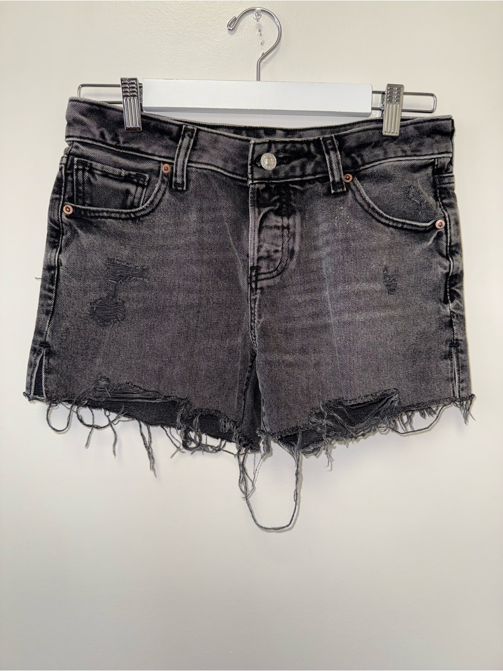 Express (2) Black Distressed Denim Low Rise Boyfriend Midi Jean Shorts
